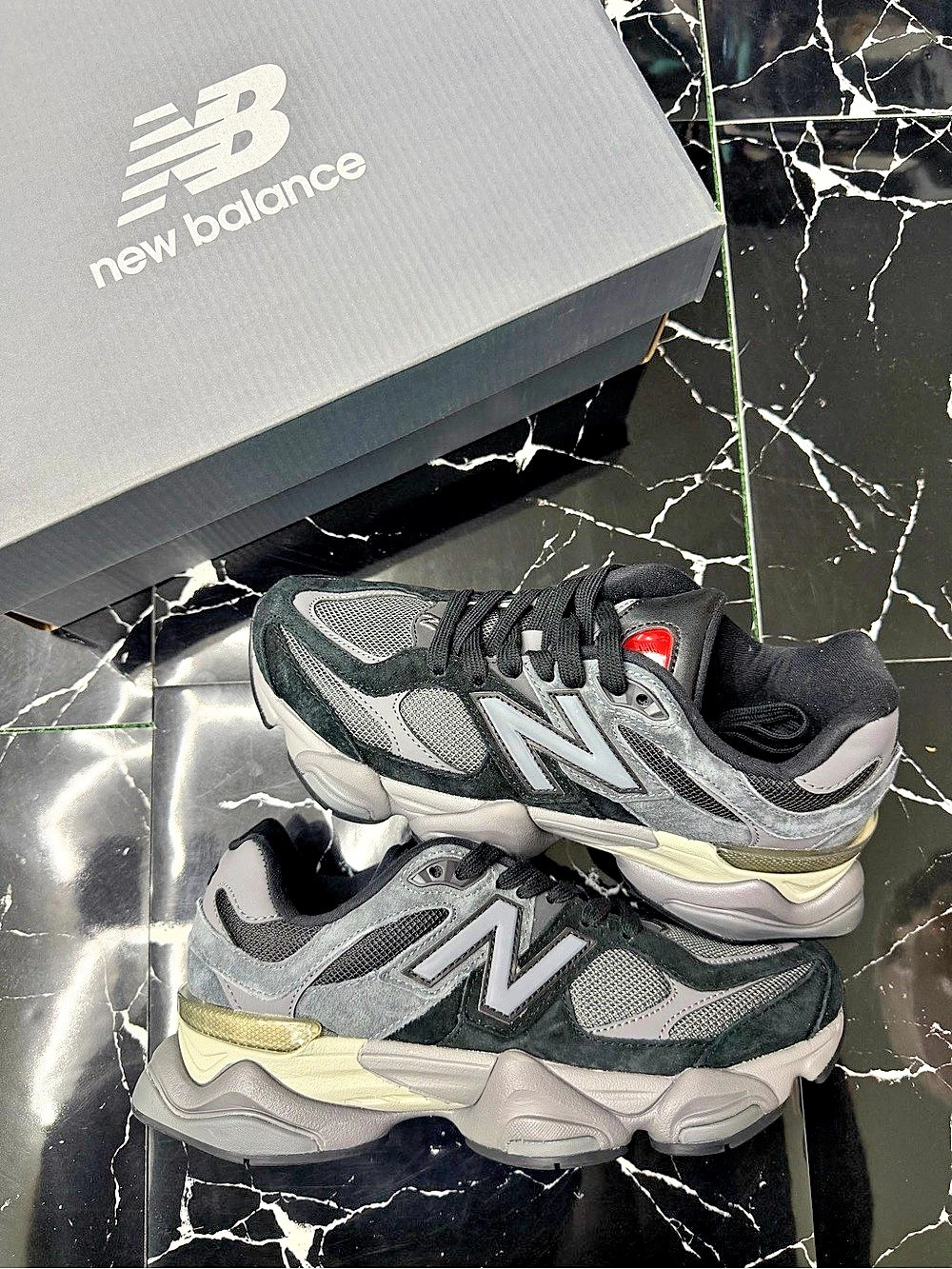 New Balance 9060